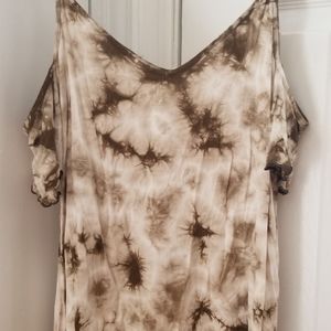 Cold shoulder short sleeve top